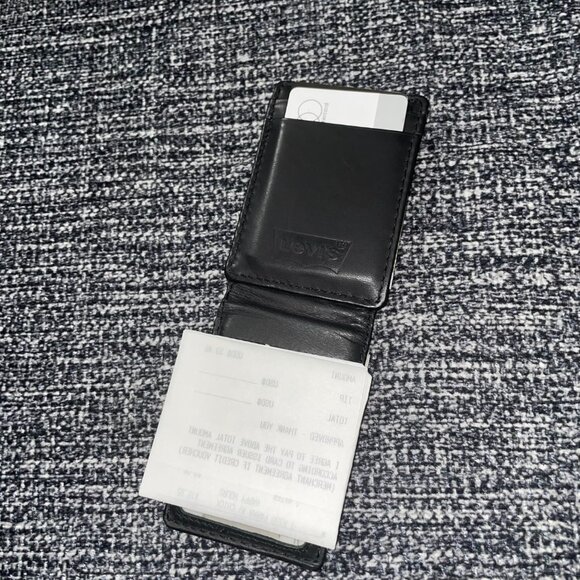 Levi's Men's RFID Slim Everyday Magnetic Front Pocket Card Case Wallet - Picture 2 of 10